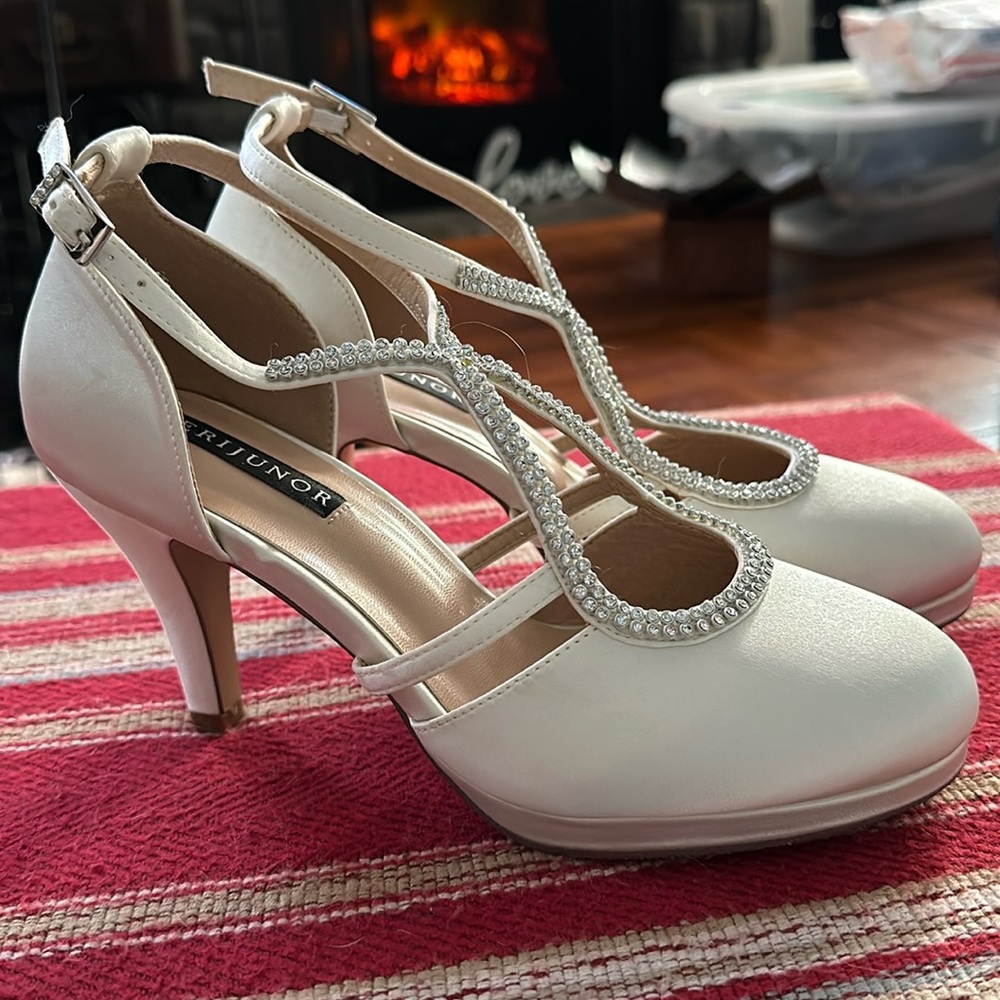 Erijunor heels size 7.5